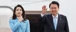 韩国第一夫人出访美国！穿蓝色太嫩太清纯，却输给李雪主的旺夫脸