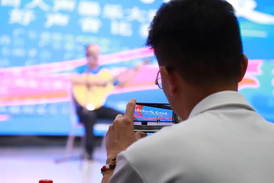 评委在记录参赛选手