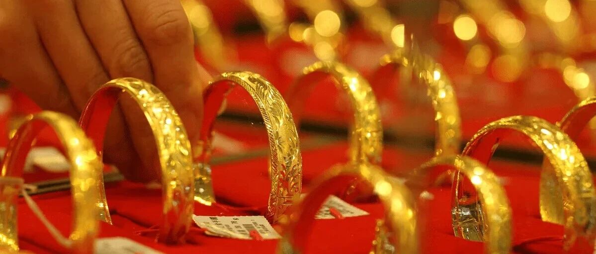 在中国黄金直播间，“总裁夫人”亲自下场，“黄金”只卖39块9