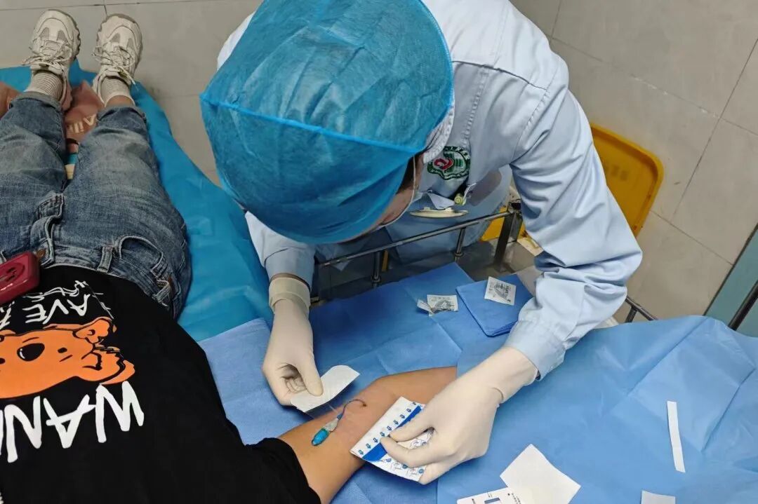 经外周静脉置入中心静脉导管(picc)和输液港已被证实是一种安全,有效