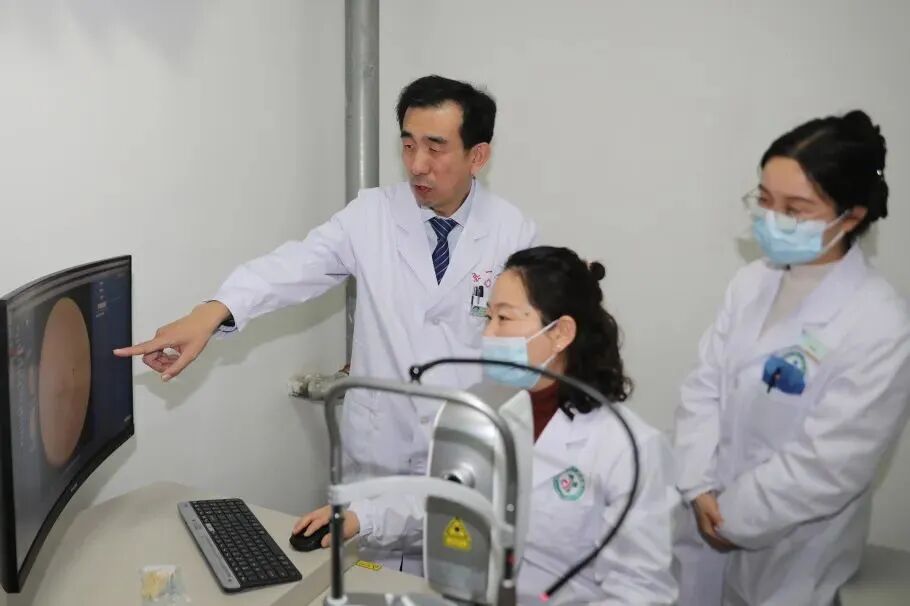 眼底激光机有什么牌子【特色诊疗】免散瞳、成像快，这种“相机”让眼底病变无所遁形_https://www.jmylbn.com_新闻资讯_第8张