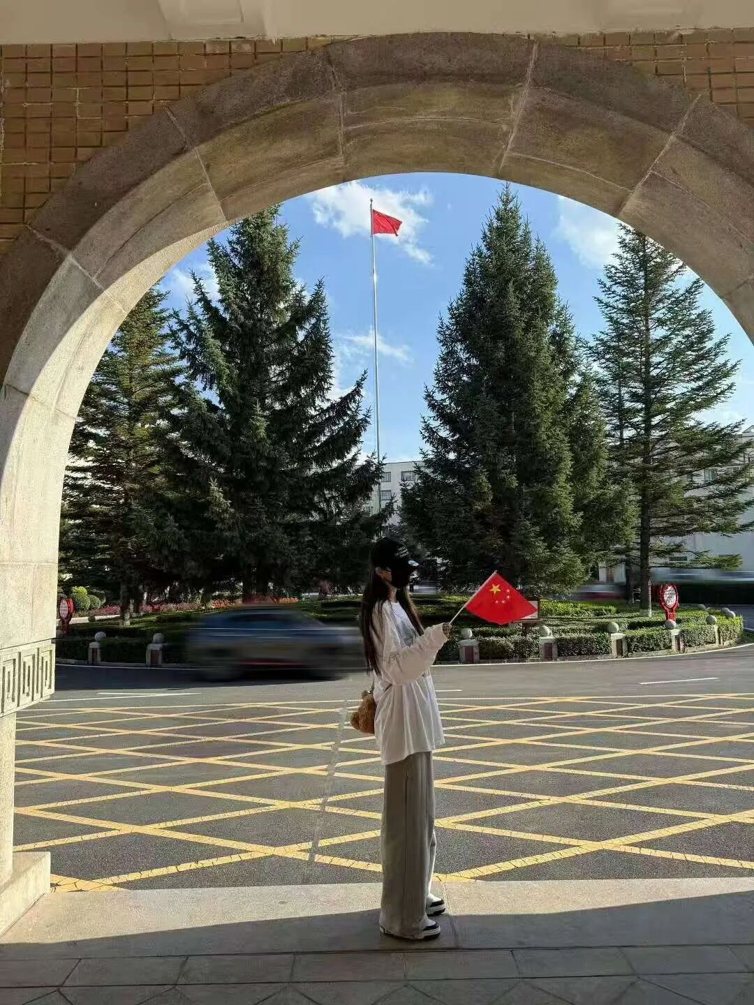 杨幂去了龙井日本遗址博物馆