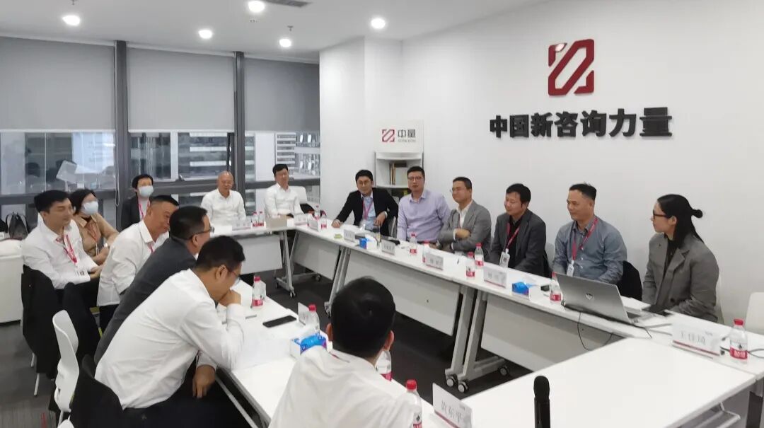 鹏城论道︱外面很冷，里面很热(图1)