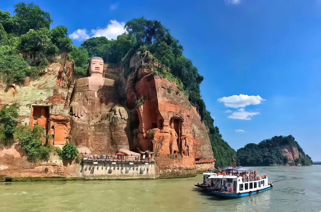乐山大佛游船.jpg