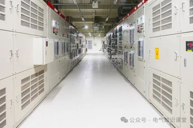 控制柜和配电柜的区别_配电柜和控制箱的区别_配电柜和控制柜可以放在一起吗