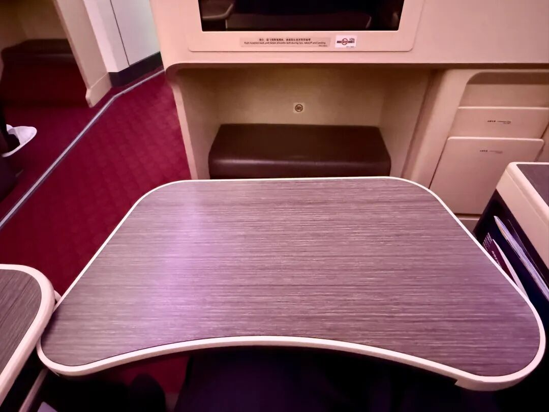 深圳飞上海吉祥航空B787-9商务舱体验 Bulkhead座位脚垫宽敞 1800元现金票