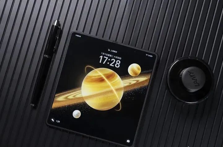 8999元！荣耀偷偷上新机：骁龙8Gen3+顶级三摄+折叠屏