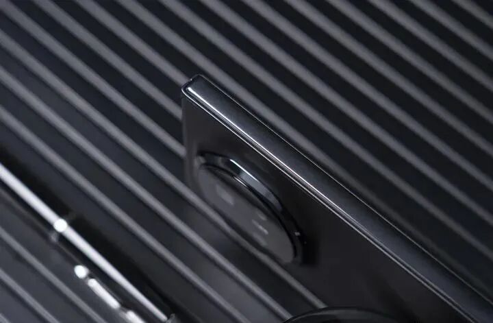 8999元！荣耀偷偷上新机：骁龙8Gen3+顶级三摄+折叠屏