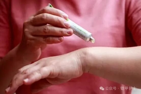 纱布有什么红霉素软膏，在眼部涂两下，身体会有什么变化？建议来了解下_https://www.jmylbn.com_新闻资讯_第3张