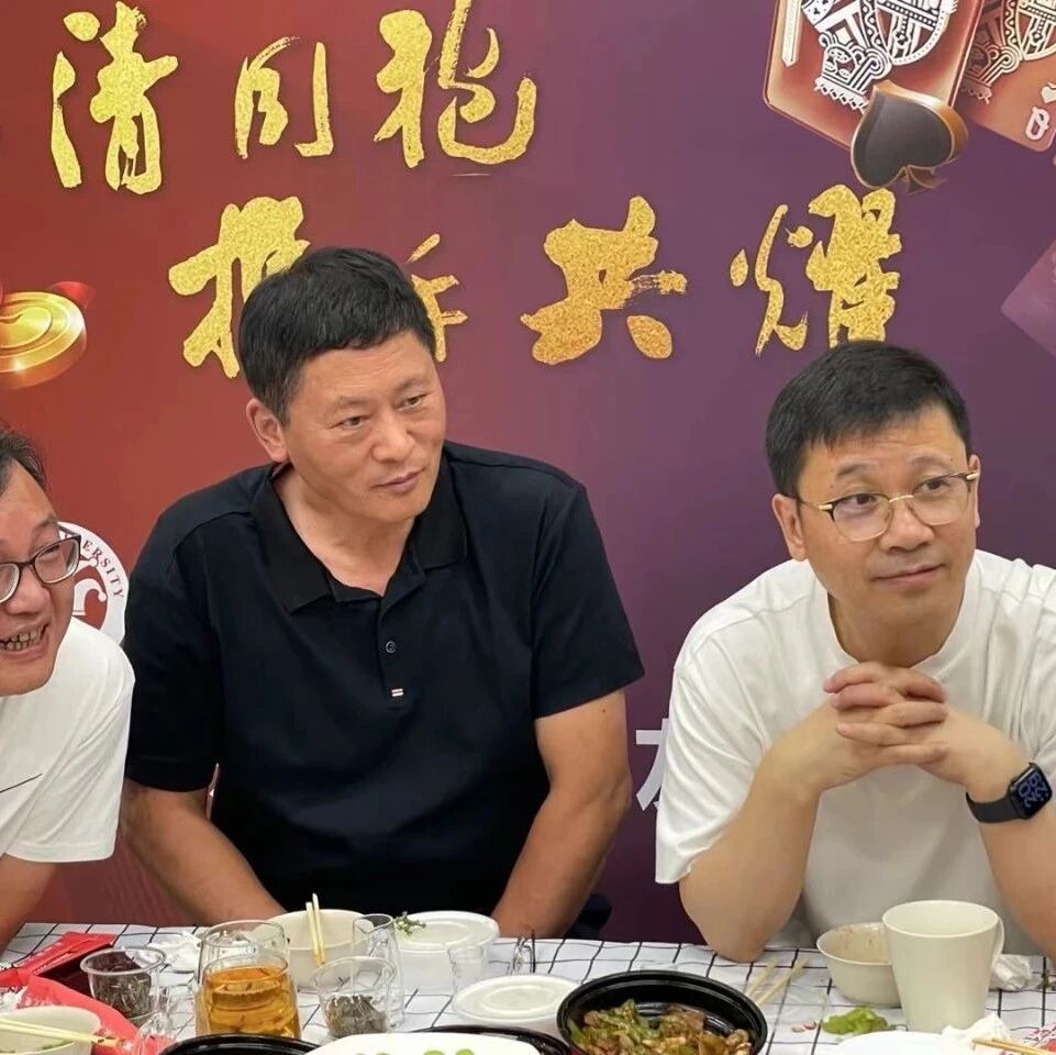 【青春语文·王君专栏】王君：大家都在讨论延迟退休，而这位校长在鼓励我们永不退休