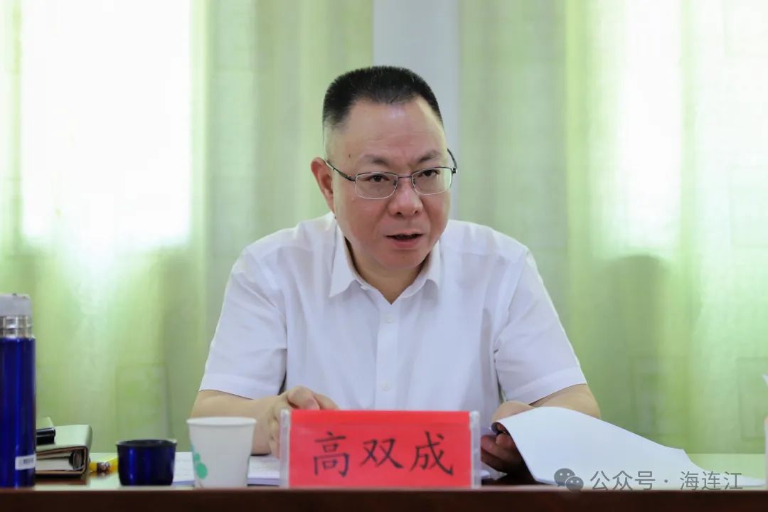 今天，县委书记赴潘渡镇、江南镇调研基层党建工作