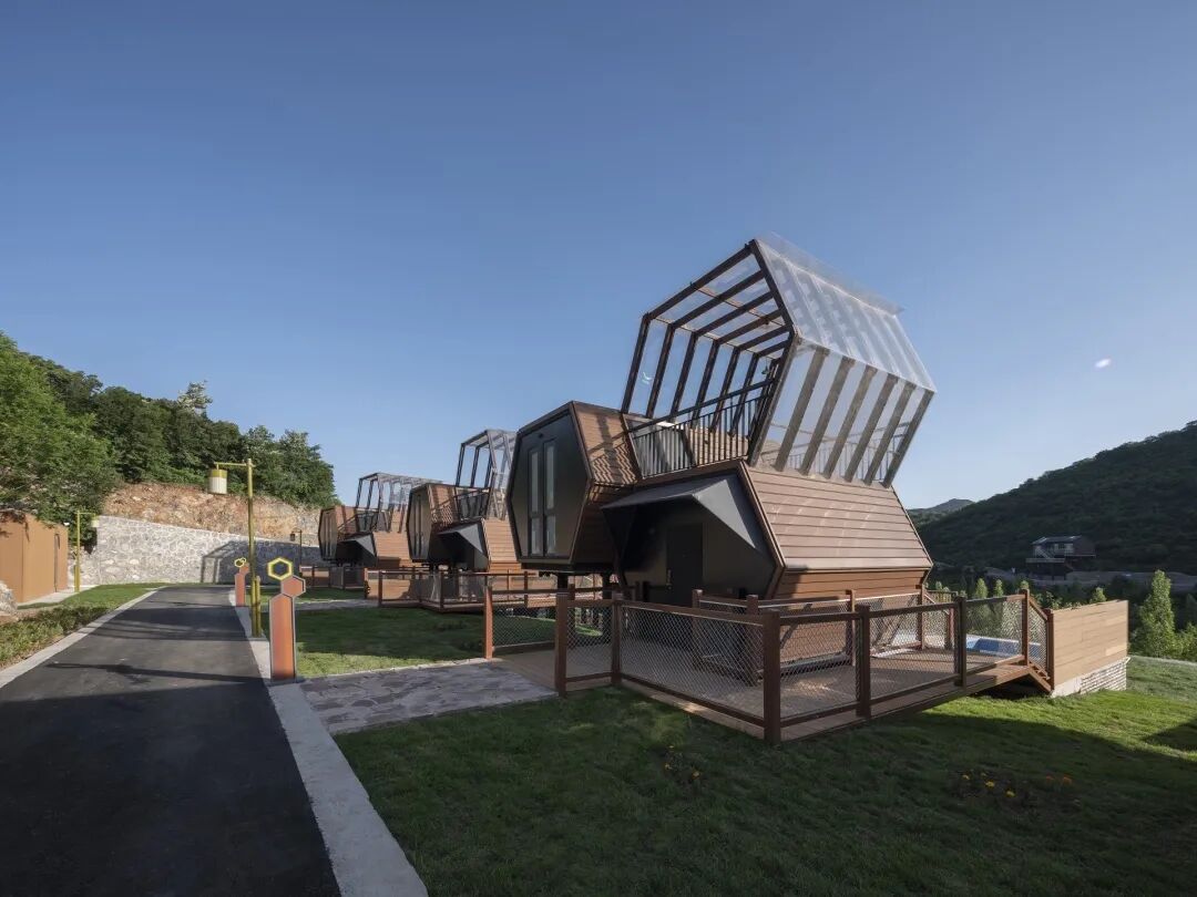 以及雄踞百年的天官王府,郭峪古城,海会书院4家4a级旅游景区