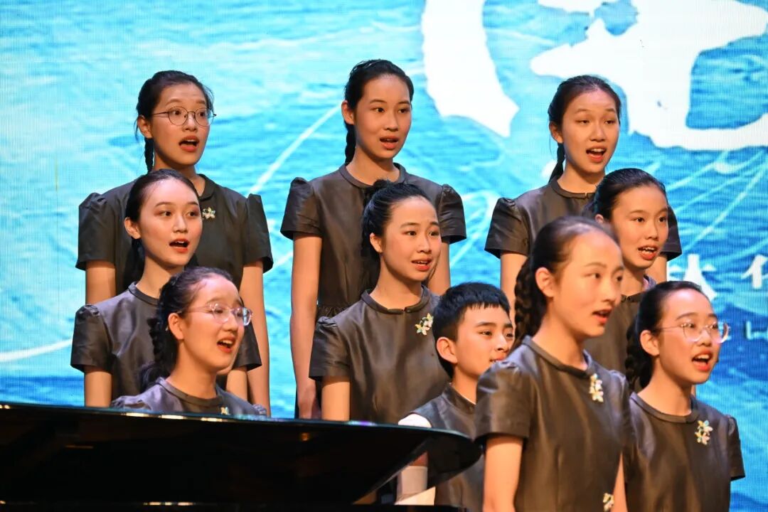 歌声礼赞时代风华杨浦区少年宫合唱团亮相上海之春国际音乐节