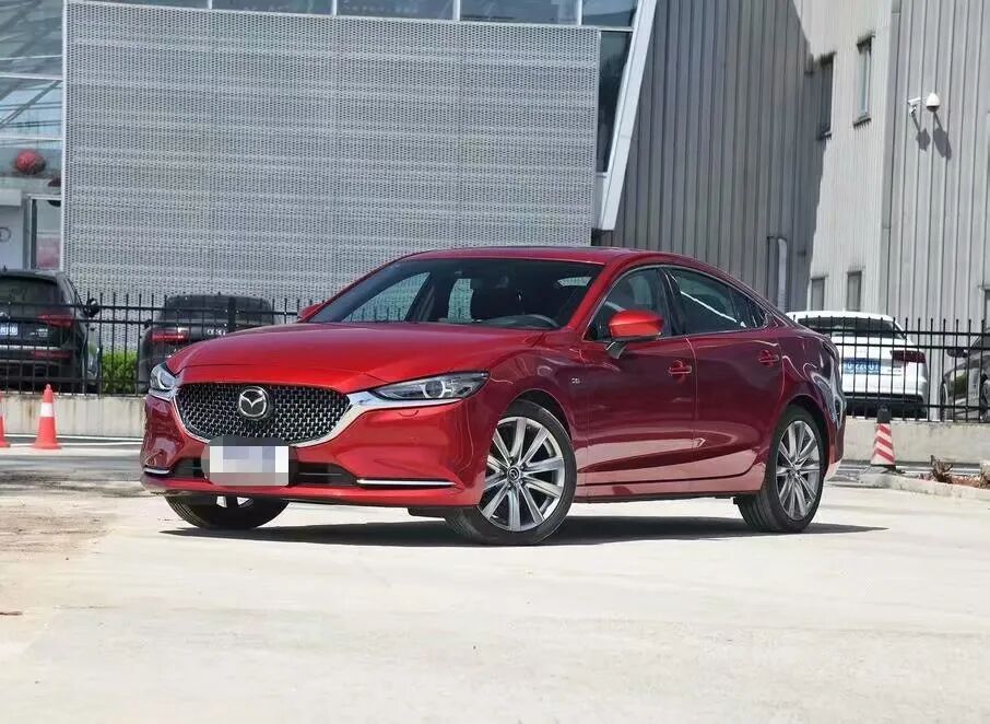 買帕薩特後悔了 車身長4米9 這車時尚造型更吸睛 務實首選日系b級車 全網搜