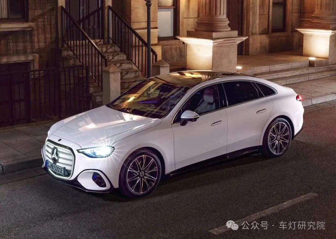【新车车灯速评2606】奔驰C-Class EV