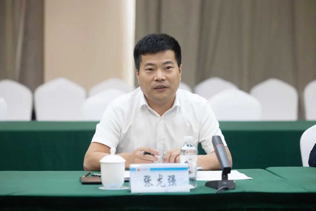 首页>新闻中心>正文>会上,张龙强院长和吴毅总裁分