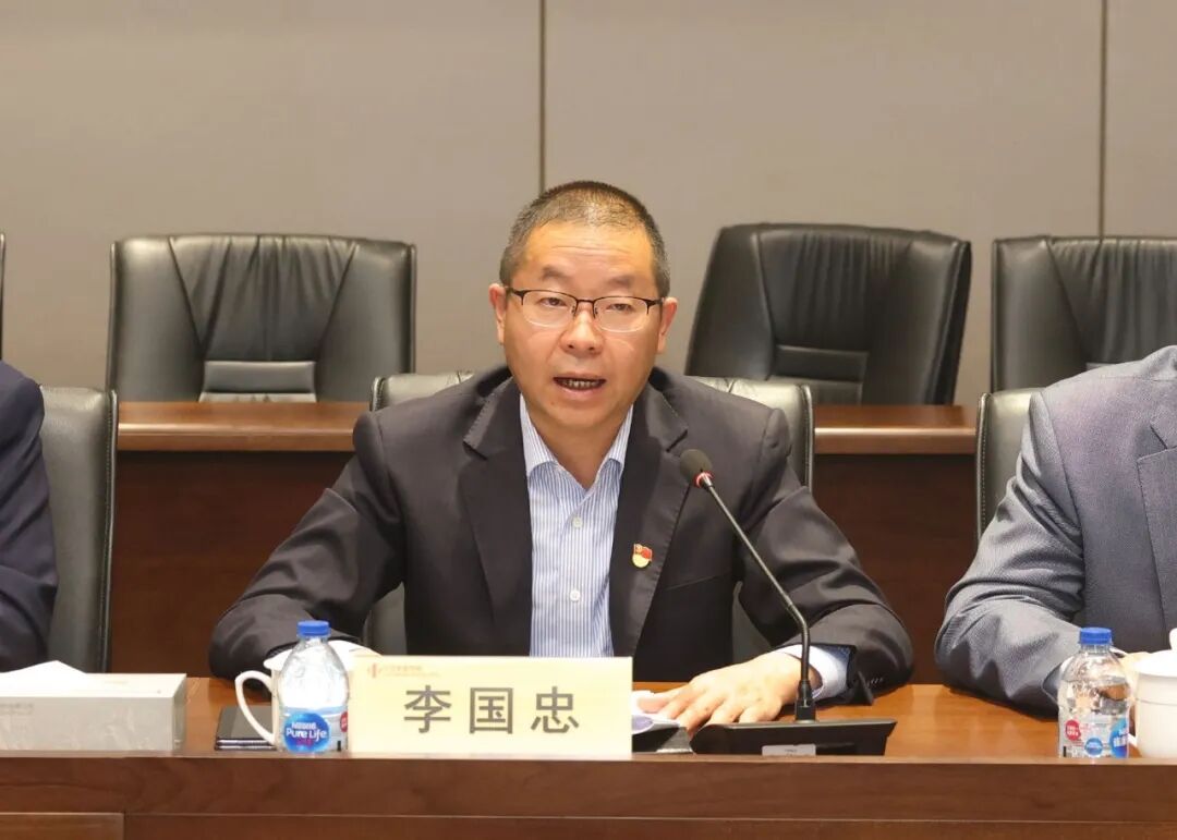 首页>新闻中心>正文>李国忠对各位领导专家莅临会议表示欢迎,并介绍了