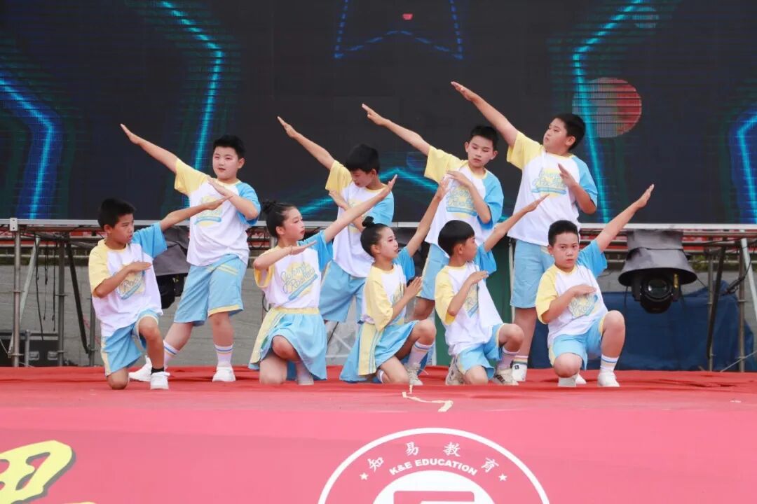 貴州2023高考狀元_202l貴州高考狀元_貴州狀元高考2021