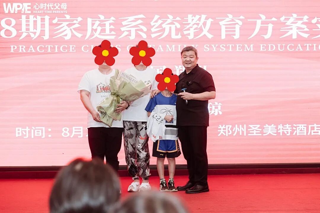 脚步丈量理念，灯光点亮心程：我眼中的王纪琼院长