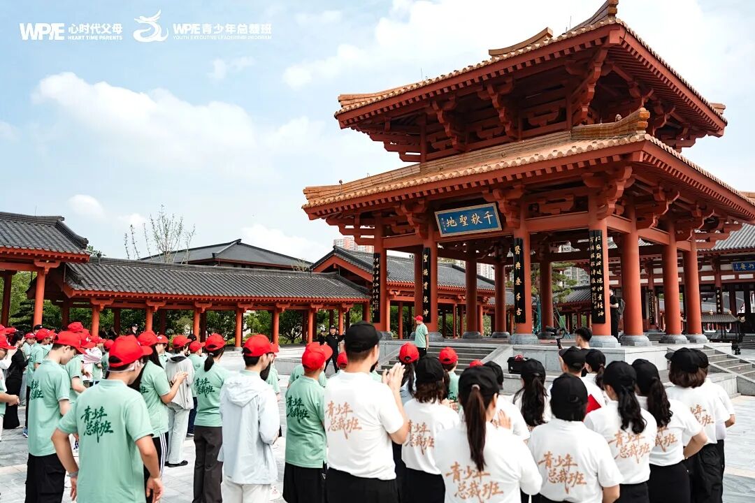 女儿休学1年，沉迷手机——纪琼院长：“别让‘多收1小时手机’的贪念，毁掉你与孩子仅存和好的可能性！”