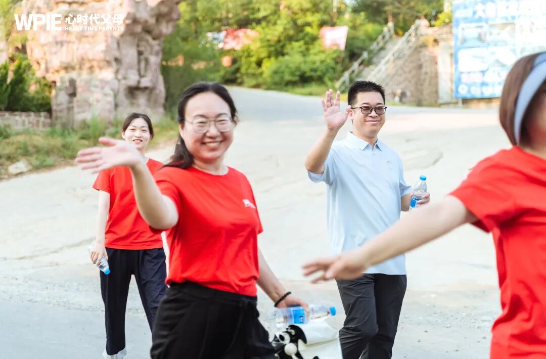 【海勇老师唤醒自驱力】“快点吃、快点走、快点写、快点睡......”你还在催促式教育孩子吗？这样只会毁掉他！