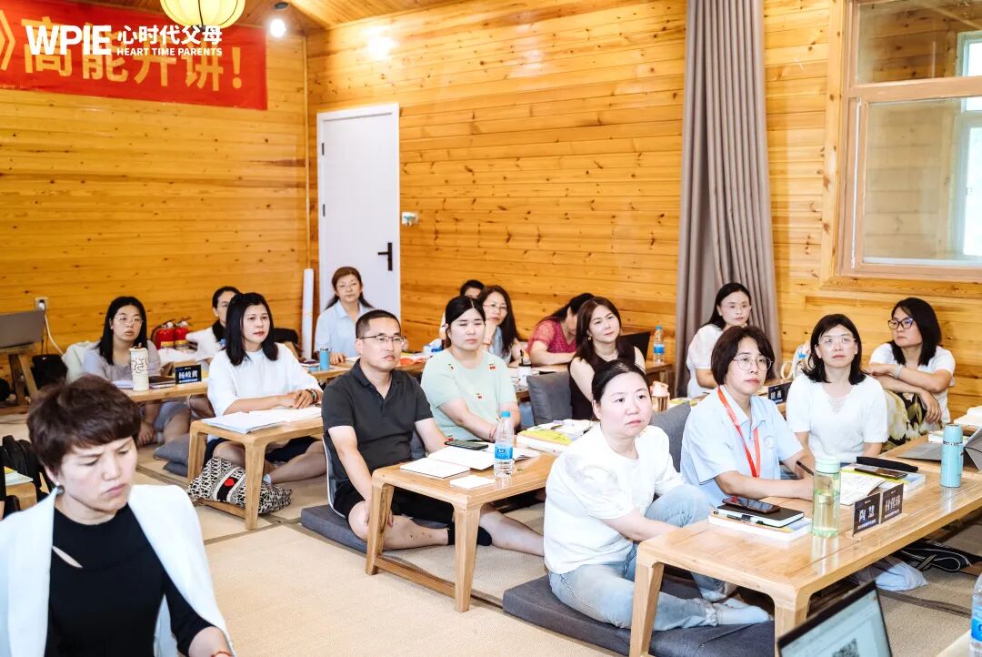 【海勇老师唤醒自驱力】“快点吃、快点走、快点写、快点睡......”你还在催促式教育孩子吗？这样只会毁掉他！