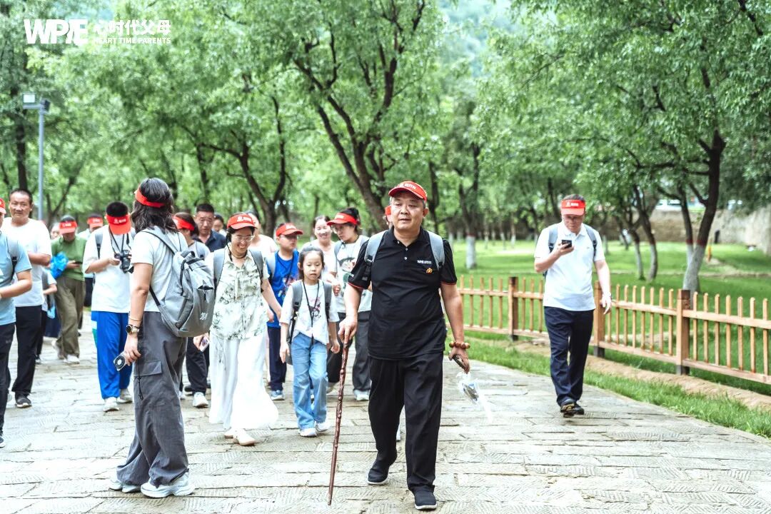 【咱们的故事】从建筑玻璃到心灵灯塔——邱松建老师：“陪孩子长大的路上，我也经历了第二次成长！”