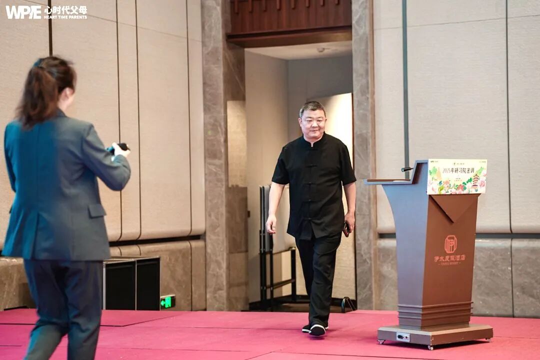 【纪琼院长实操班】男人在实操班课堂上对妻子浪漫告白，背后竟另有深意——“难怪我媳妇儿老骂我”