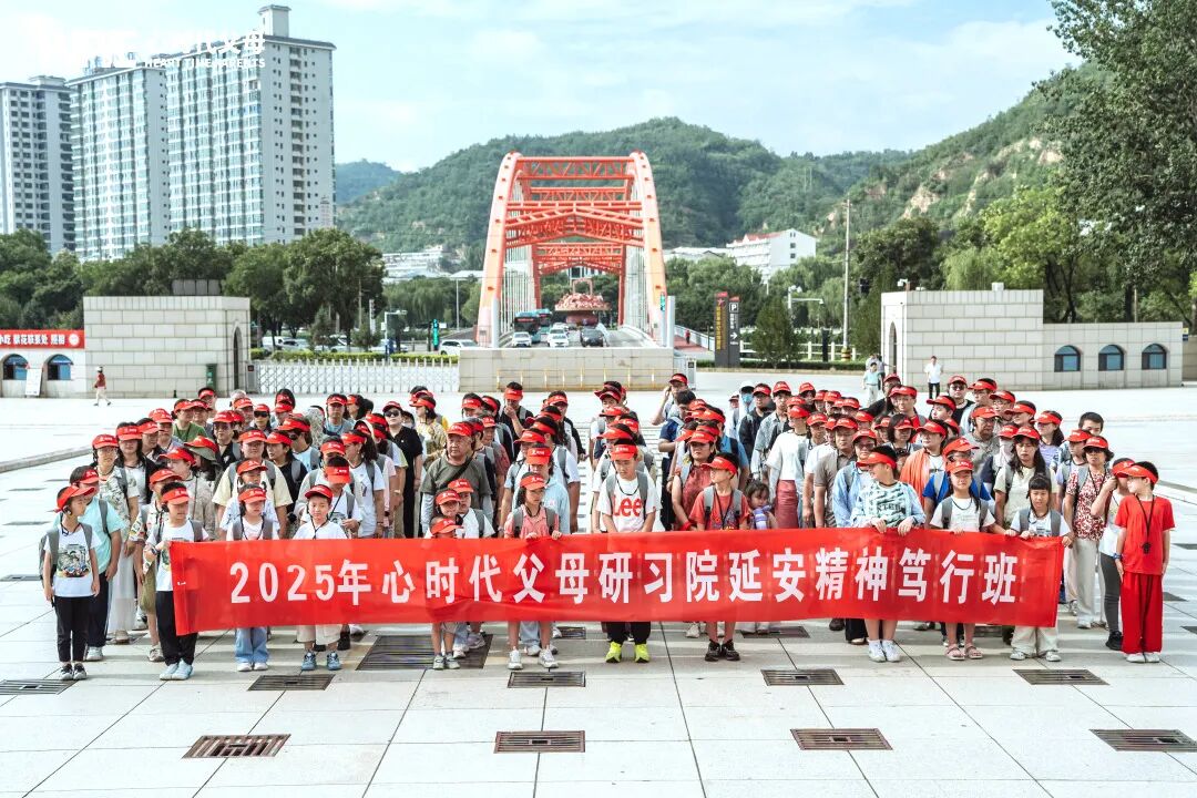 【咱们的故事】从建筑玻璃到心灵灯塔——邱松建老师：“陪孩子长大的路上，我也经历了第二次成长！”