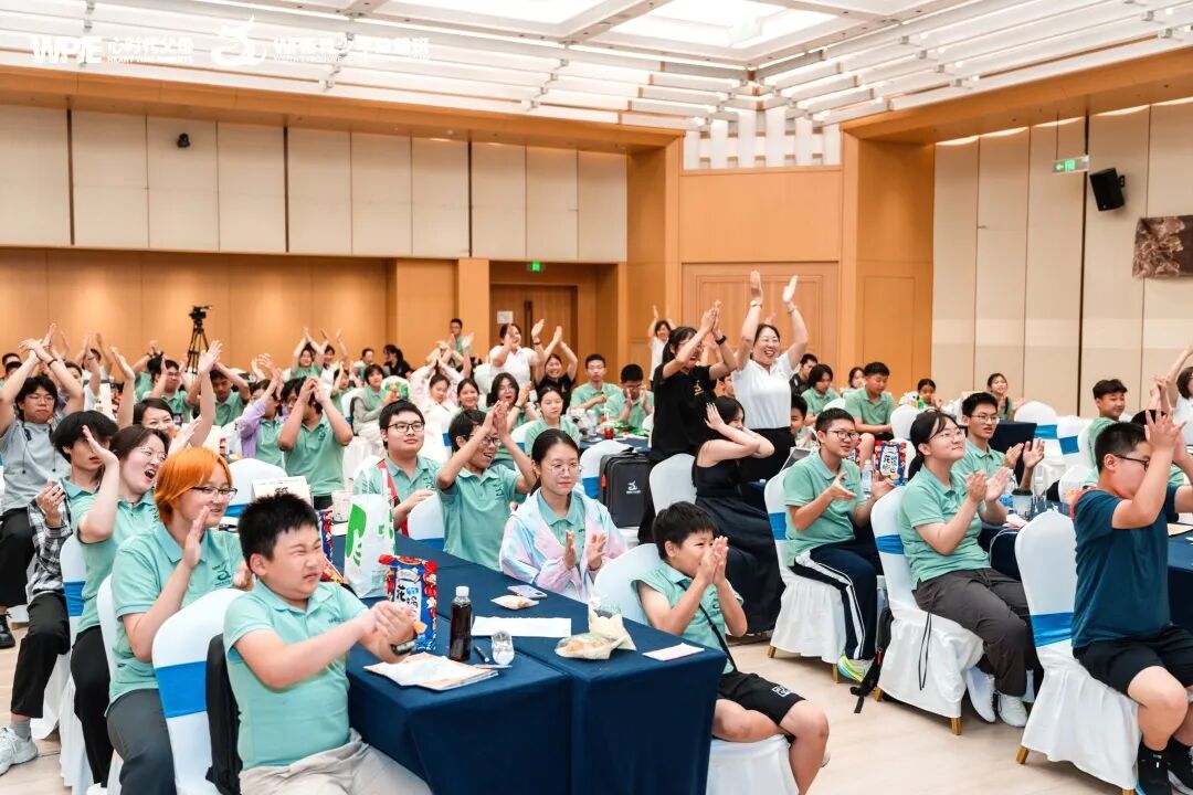  从“沉默少年”到“发光小太阳”：一个背影，让老师泪流满面