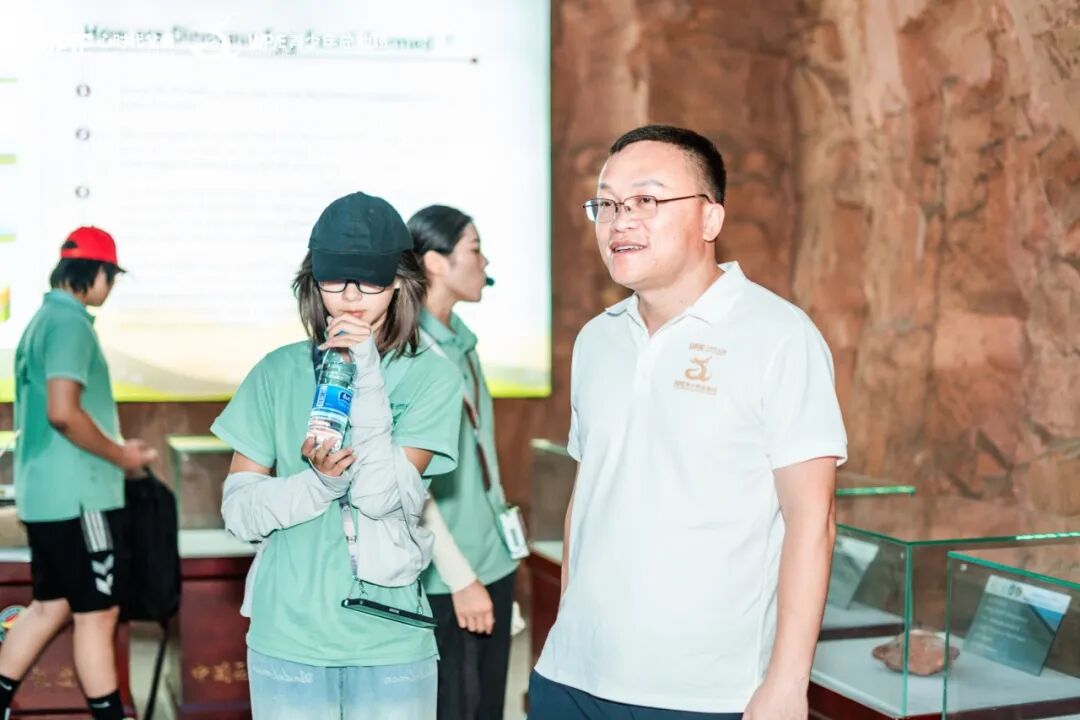 青少年总裁班，让感动如潮涌动！