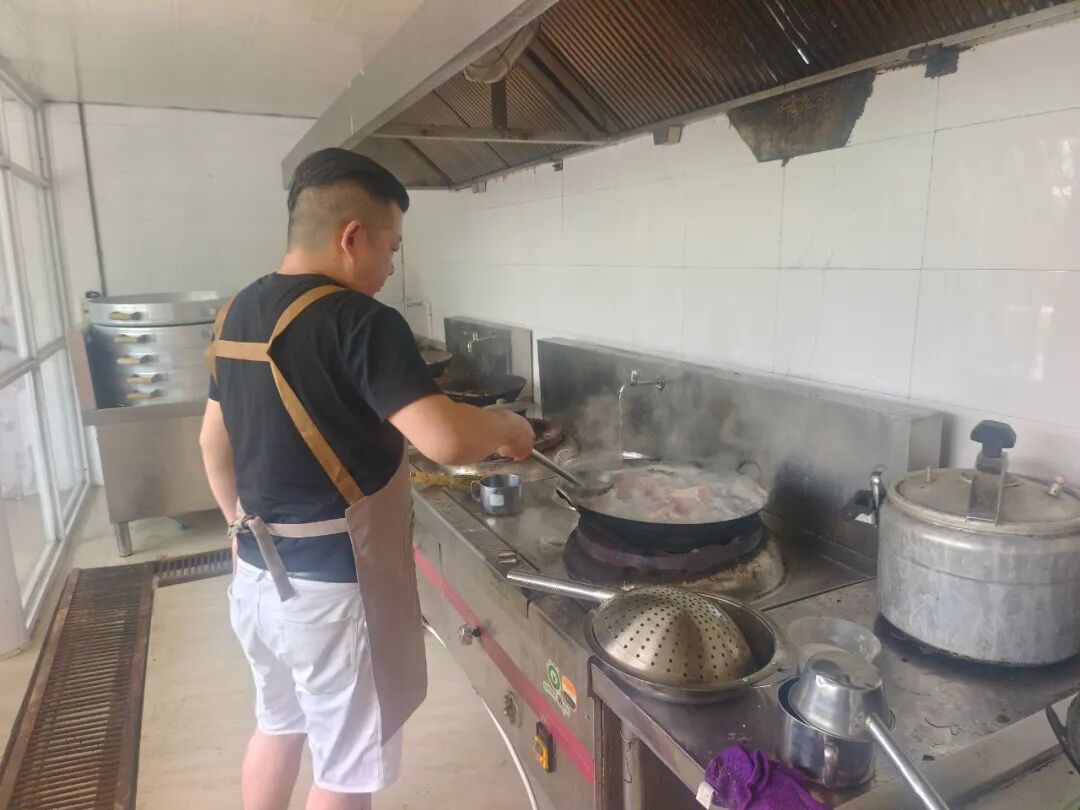 黑夜里的那盏灯：从互相伤害到夫妻同修！（一个学员的史记）