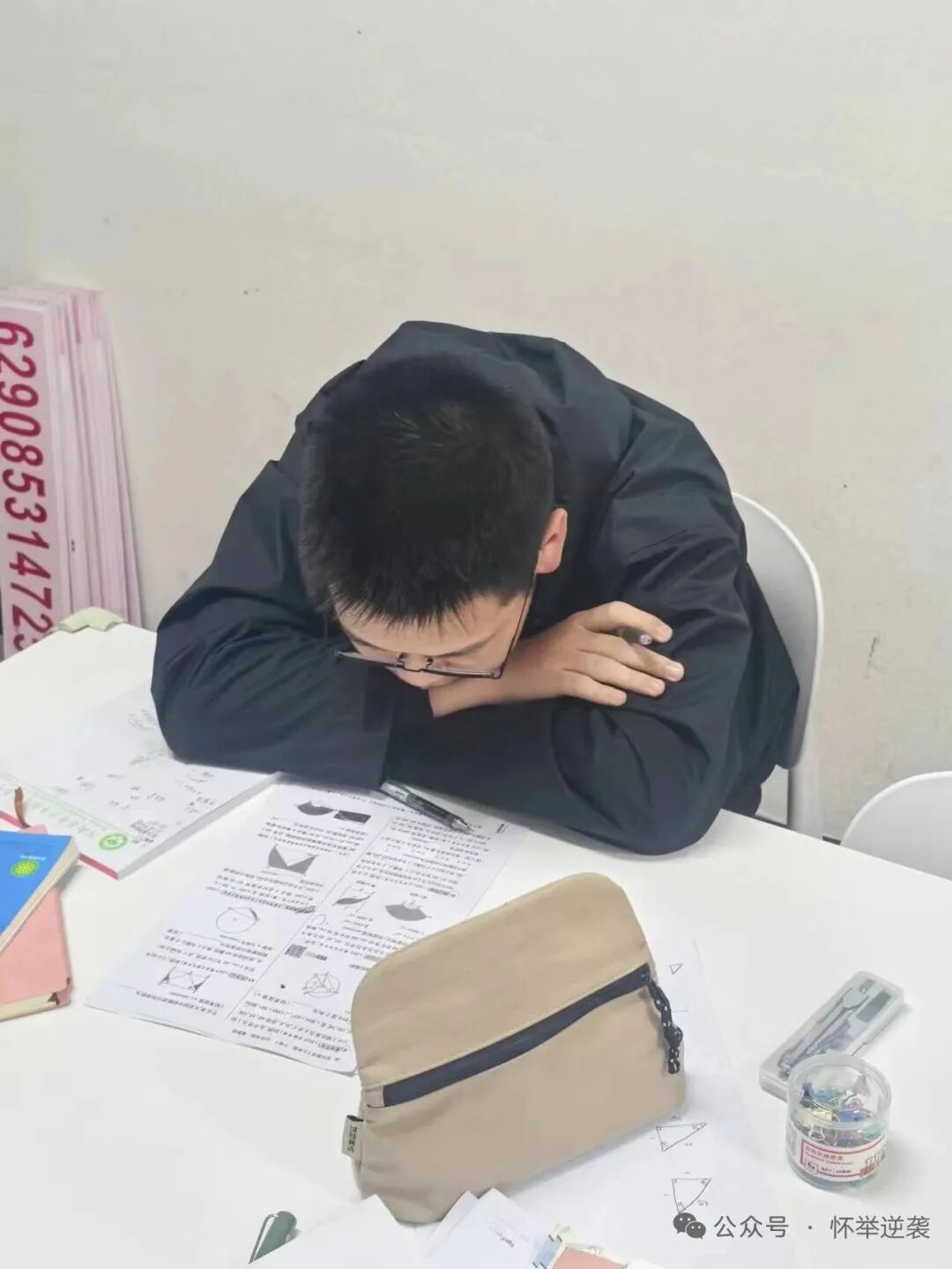 来自狮子王的喜讯（一）从“孤岛”到“桥梁”：16岁“小说家”小阳的破茧成蝶