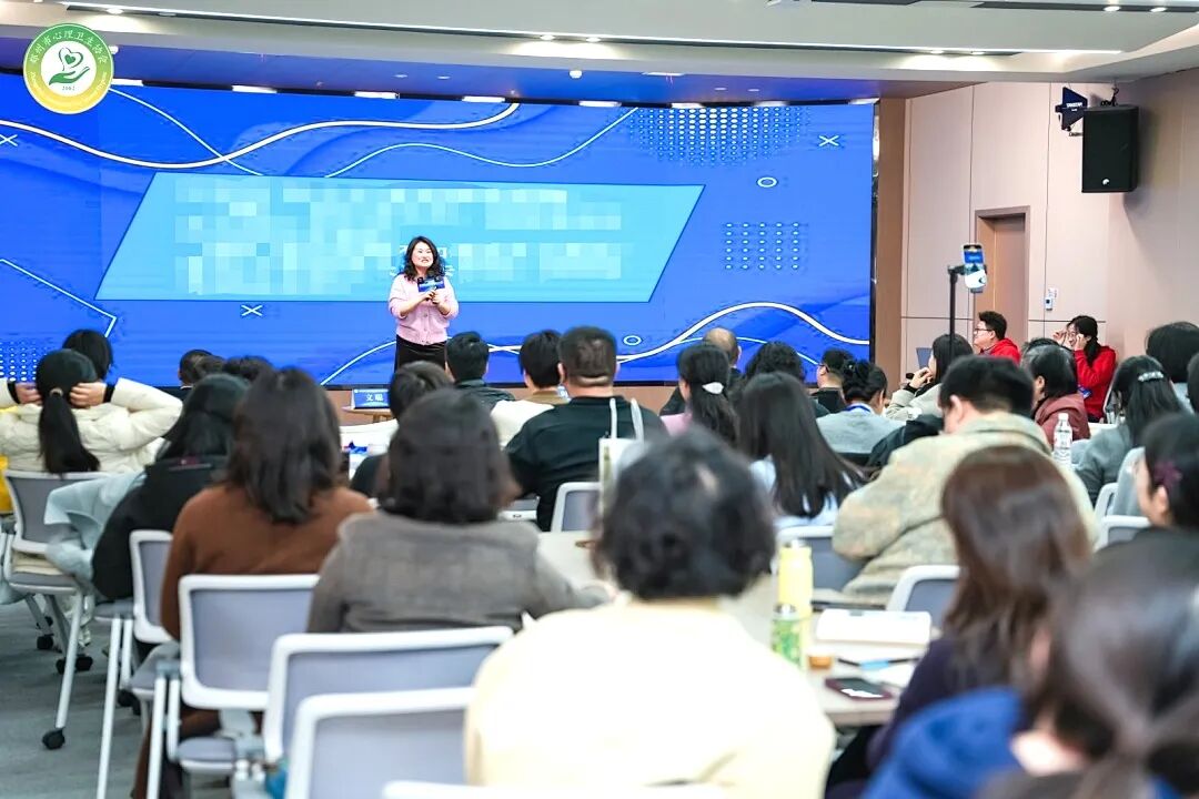 【女性力量高级班】婆媳矛盾层出不穷？——文聪老师：“把婆婆当亲妈，你会输；把婆婆当客户，你会赢！”