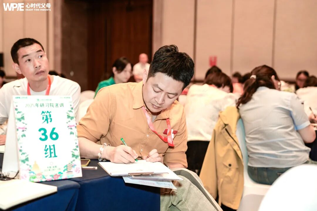 【咱们的故事】当女儿犯错说出那句违心话时，一位父亲进行了自我反思！