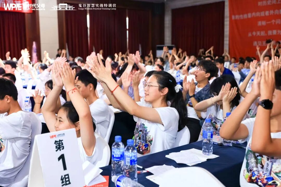 职场人际的清醒认知——同事的“不悦”是他的不适，你的“愧疚”是权力的馈赠