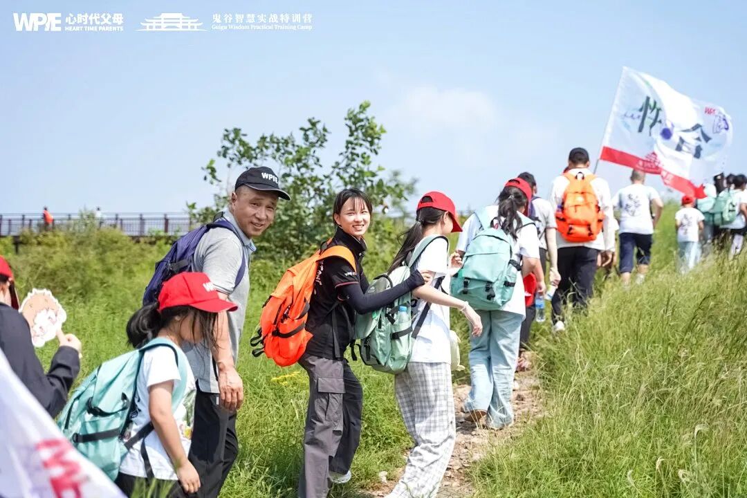 职场人际的清醒认知——同事的“不悦”是他的不适，你的“愧疚”是权力的馈赠