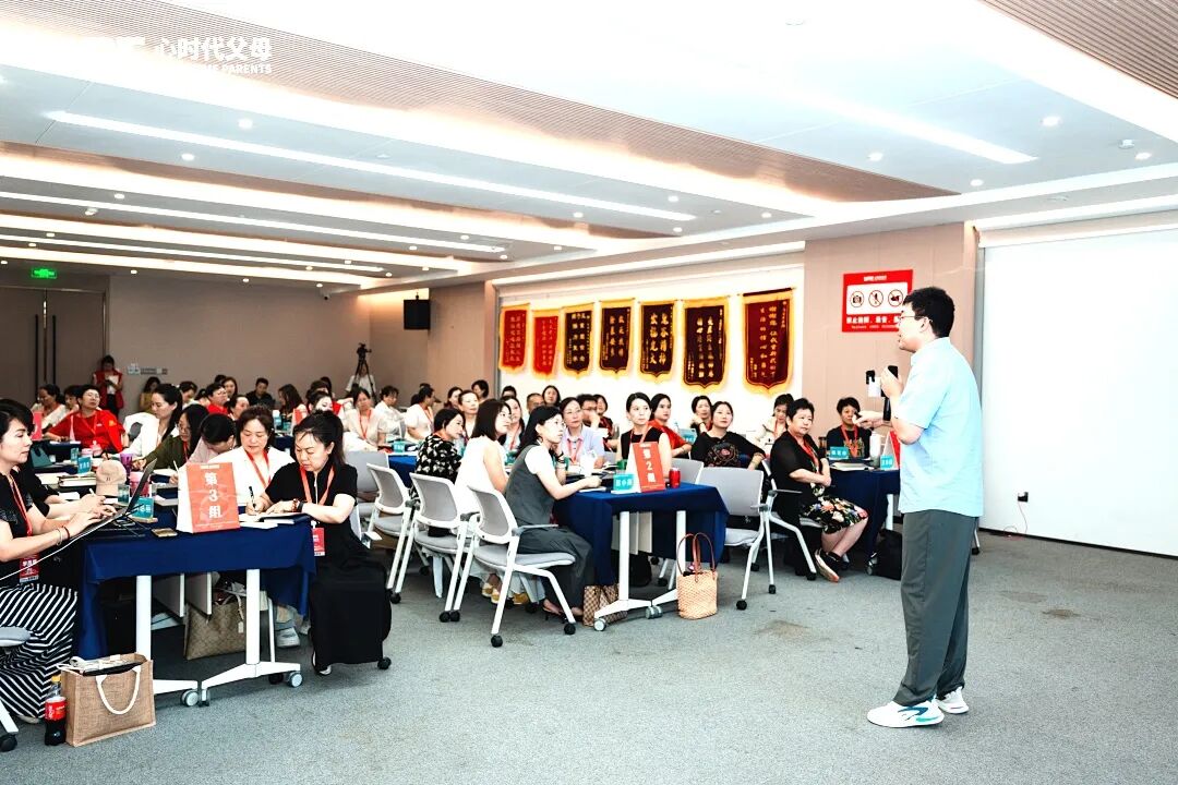 演讲卡壳？张兆鹏老师亲授：“那就直接删稿！没逐字稿也能Hold住全场！”