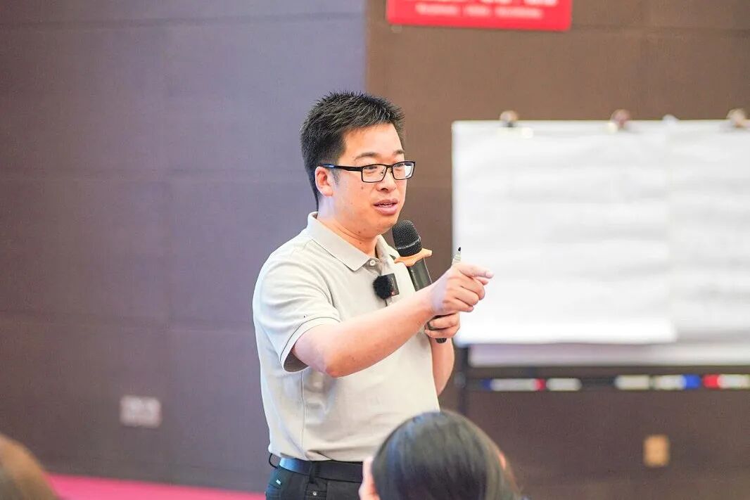 当孩子说老师“故意找茬”时，你是否还在苦恼该如何解决？别急！海勇老师三句话就能帮你轻松搞定！