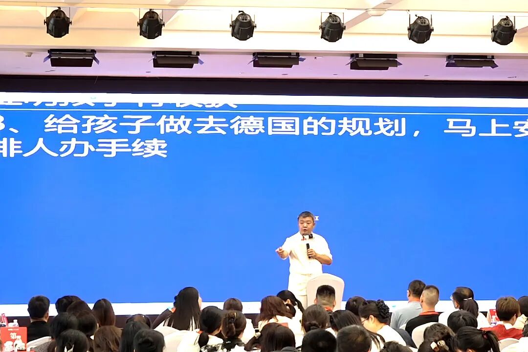 当18岁儿子撞碎平静：我们如何在教育“雪崩”中重建界碑！