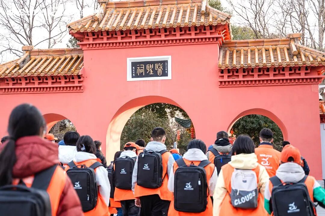 “妈妈，我当年肚子疼，真不是玩平板害的！”