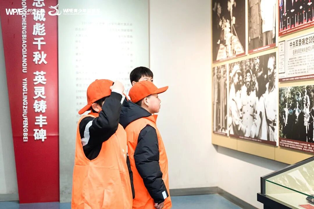 “妈妈，我当年肚子疼，真不是玩平板害的！”