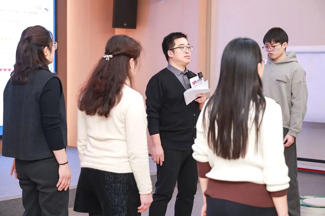 【青少年心理学专业课】孩子已经上了初中，家长学习家庭教育还来得及吗？