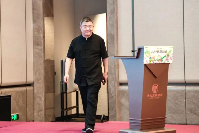 【纪琼院长人生规划导师班】妻子：“为什么不给我买贵的衣服，你是不是觉得我不配！”