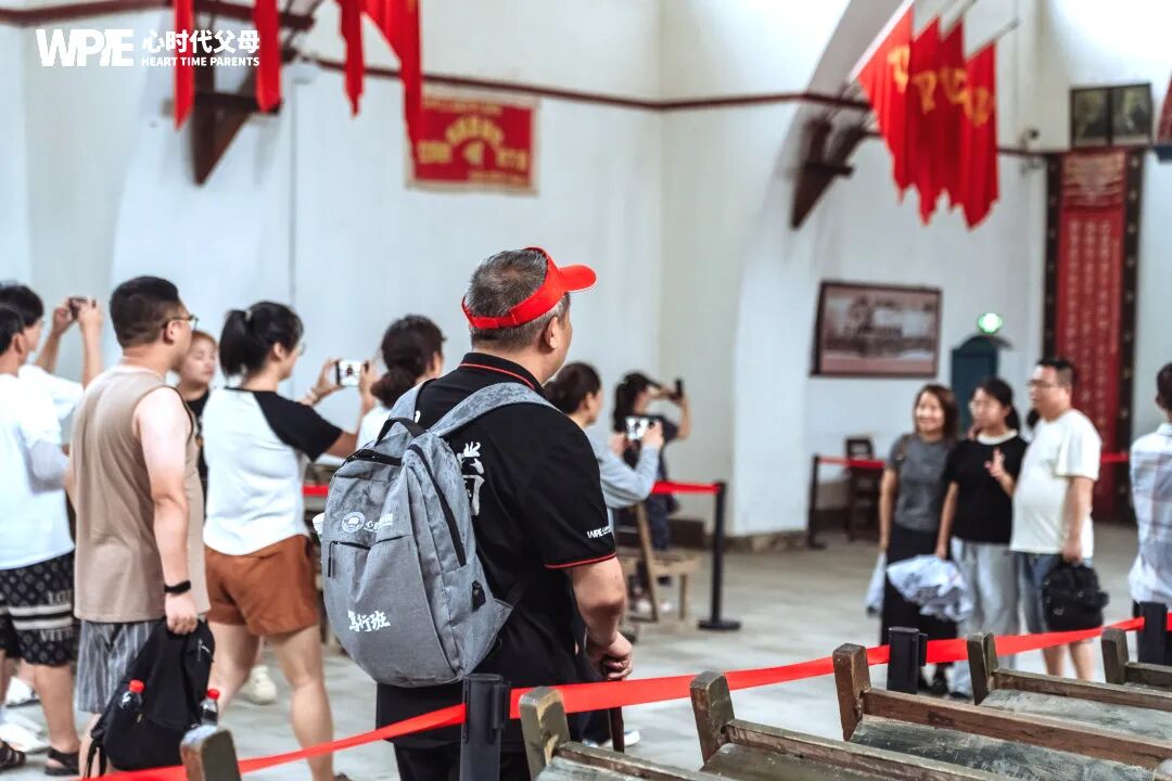 【纪琼院长人生规划导师班】妻子：“为什么不给我买贵的衣服，你是不是觉得我不配！”