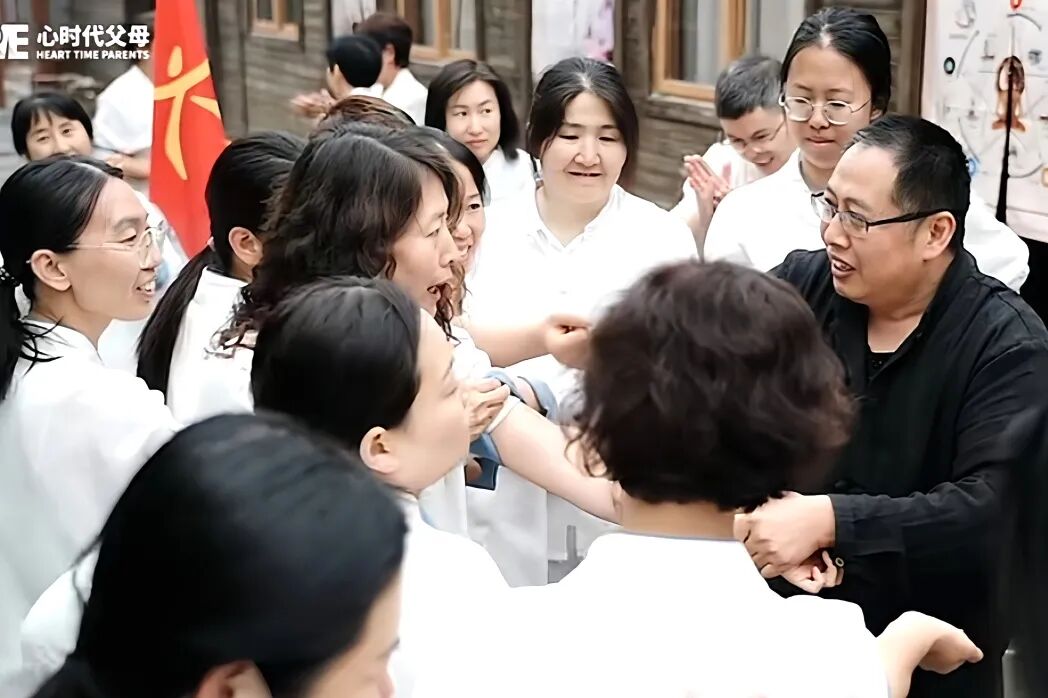 终南艾香绕紫藤，仙衣修心暖如春——大琼山庄开身课的神奇体验！