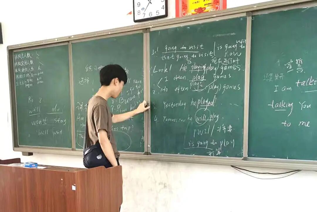 【重返校园之路——王克老师学员采访】咨询师“不谈上学”，爱摄影的少年却冲进了班级前十