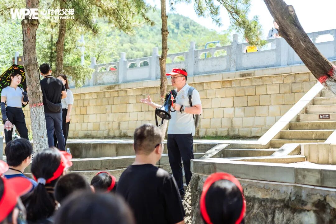 王纪琼院长：“累，但不辛苦，能影响一个孩子，拯救一个家庭，比什么都值得！”