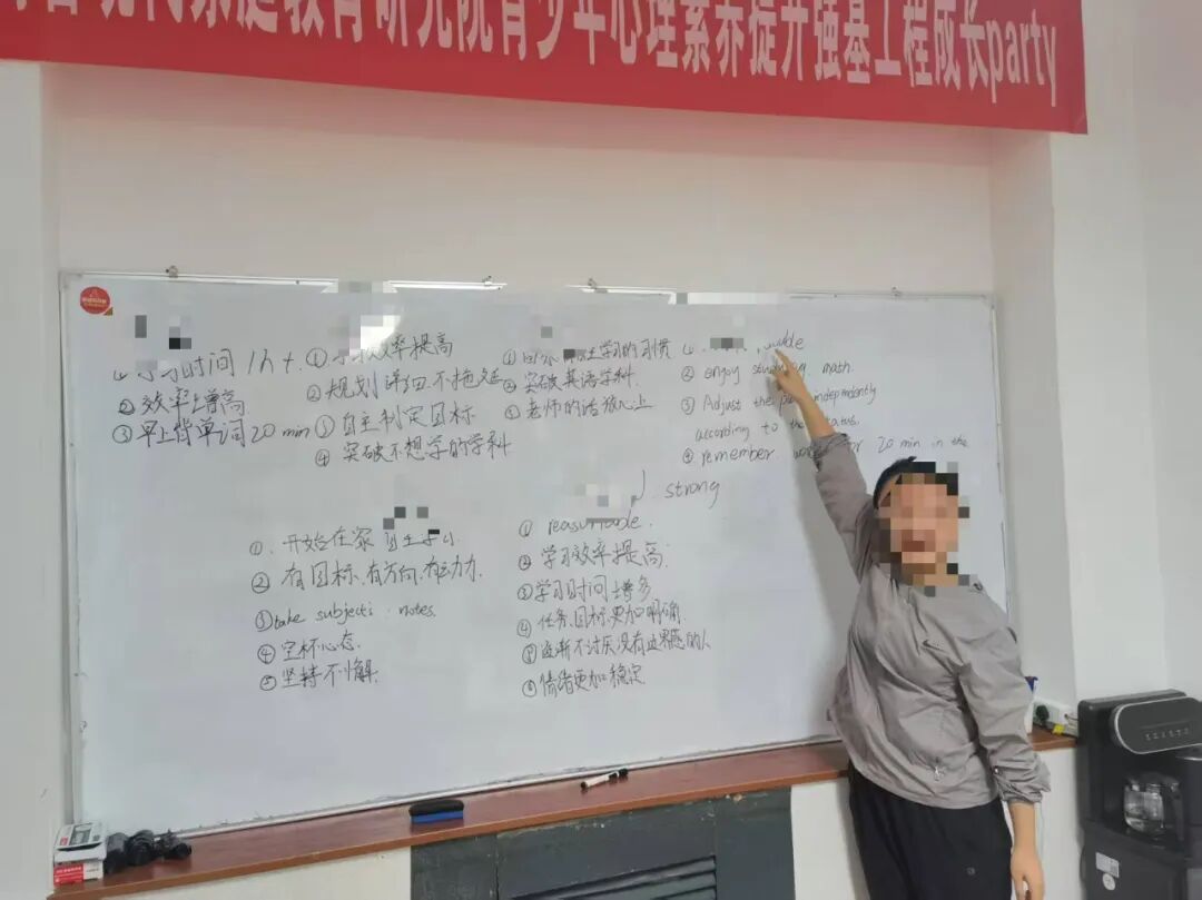 来自狮子王的喜讯（二）从躲在角落哭到捧回A+成绩单，这个女孩用半年证明：改变从不需要惊天动地