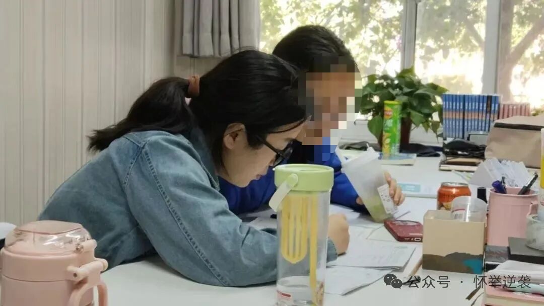 来自狮子王的喜讯（二）从躲在角落哭到捧回A+成绩单，这个女孩用半年证明：改变从不需要惊天动地